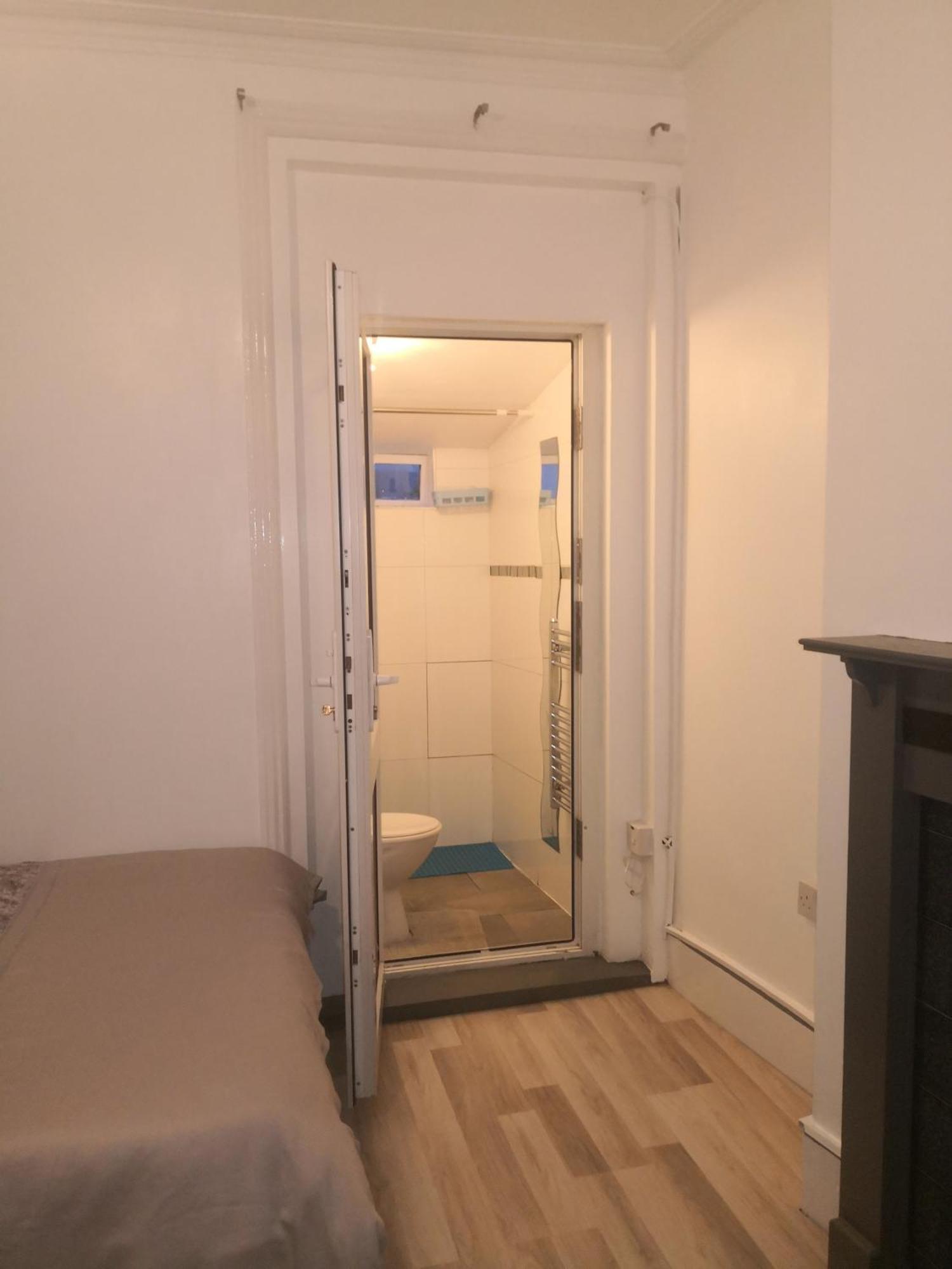 Junior's Chill Spot Homestay London